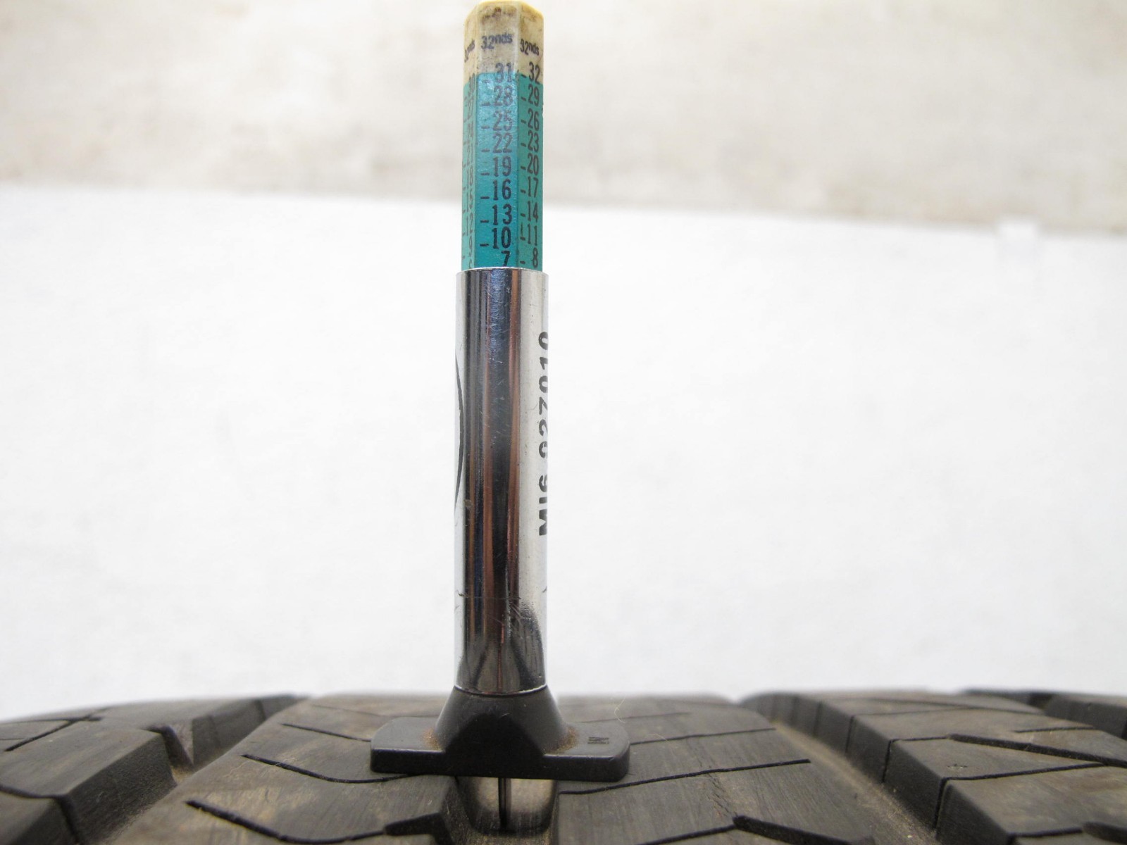FIXED 7/32 USED GOODYEAR EAGLE SPORT 1 TIRE ALL SEASON 255/35/R19 96W DOT 0121 1