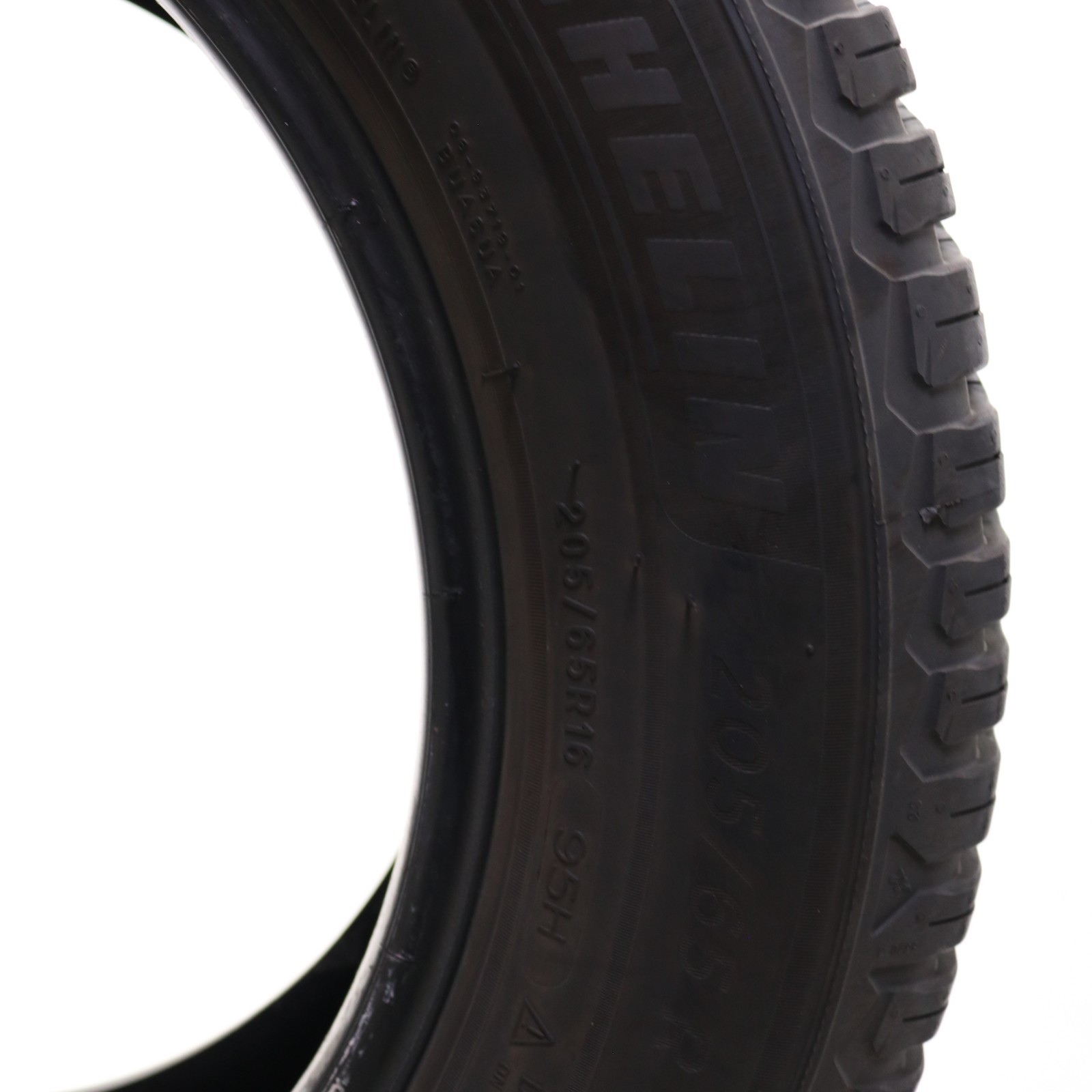 Set of 4 Used 205/65R16 Michelin CrossClimate 2 – 95H – 8-9/32