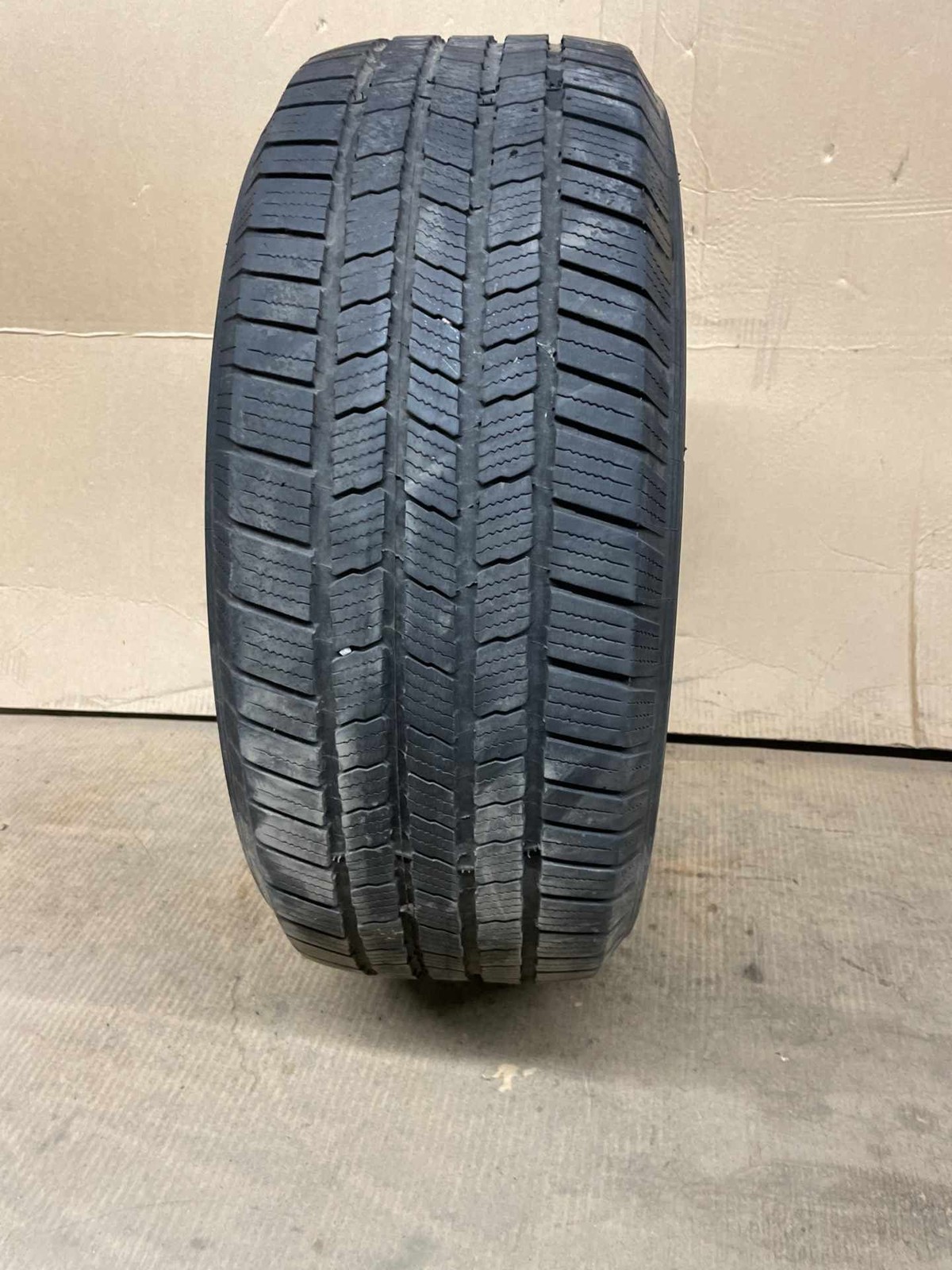 (A) MICHELIN DEFENDER LTX M/S 255/50R20 109H EXTRA LOAD DOT 4822 7/32NDS