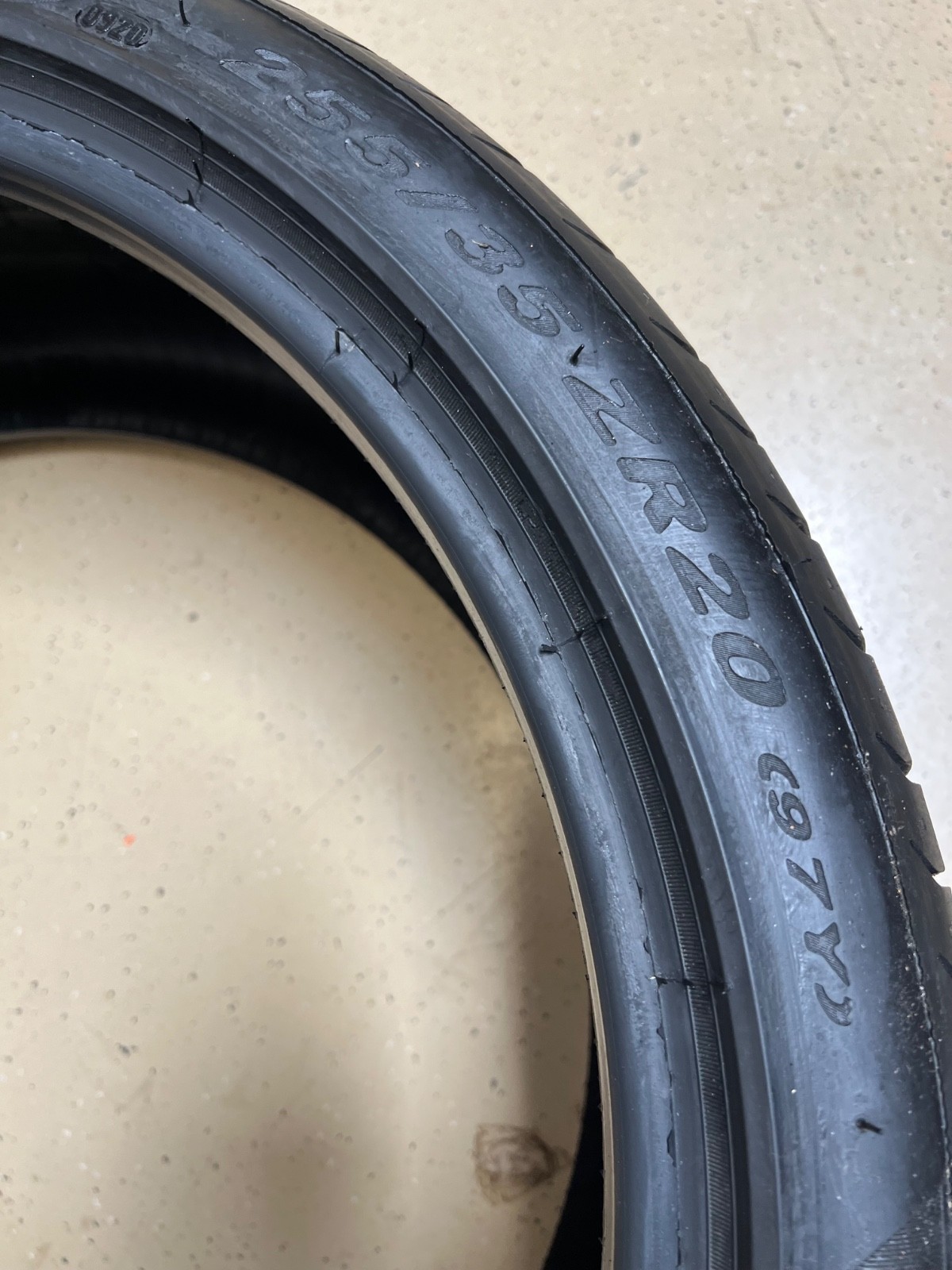 2 – TAKEOFF 255/35ZR20 XL (97Y) Pirelli P Zero (AM4) Aston – 7071 NO REPAIRS
