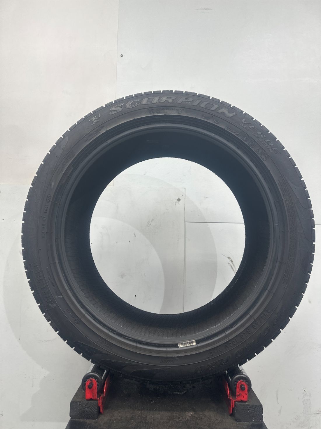 1 Used Pirelli Scorpion Verde All Season P295/40R20 2954020 295/40/20 106V 7/32