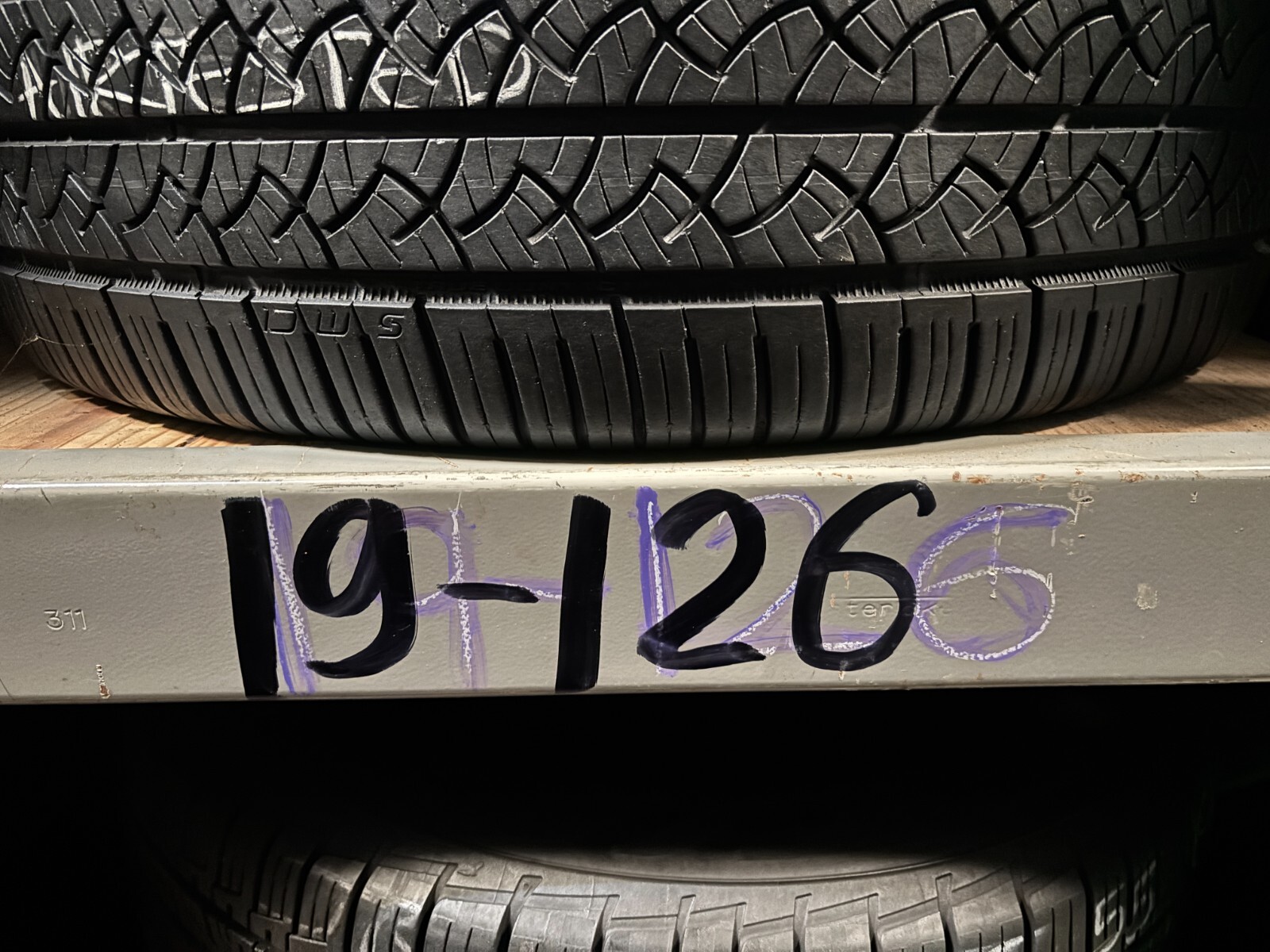 1 Tire 225 55 19 Goodyear Assurance Maxlife (11.00/32 Tread Left) 99V