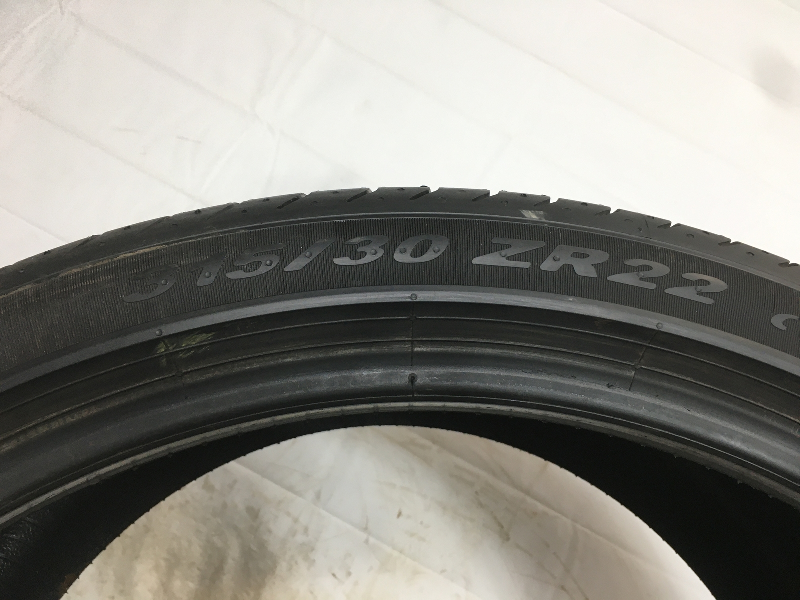 [1] Pirelli P Zero P315/30ZR22 315 30 22 Tire 8.0-8.5/32