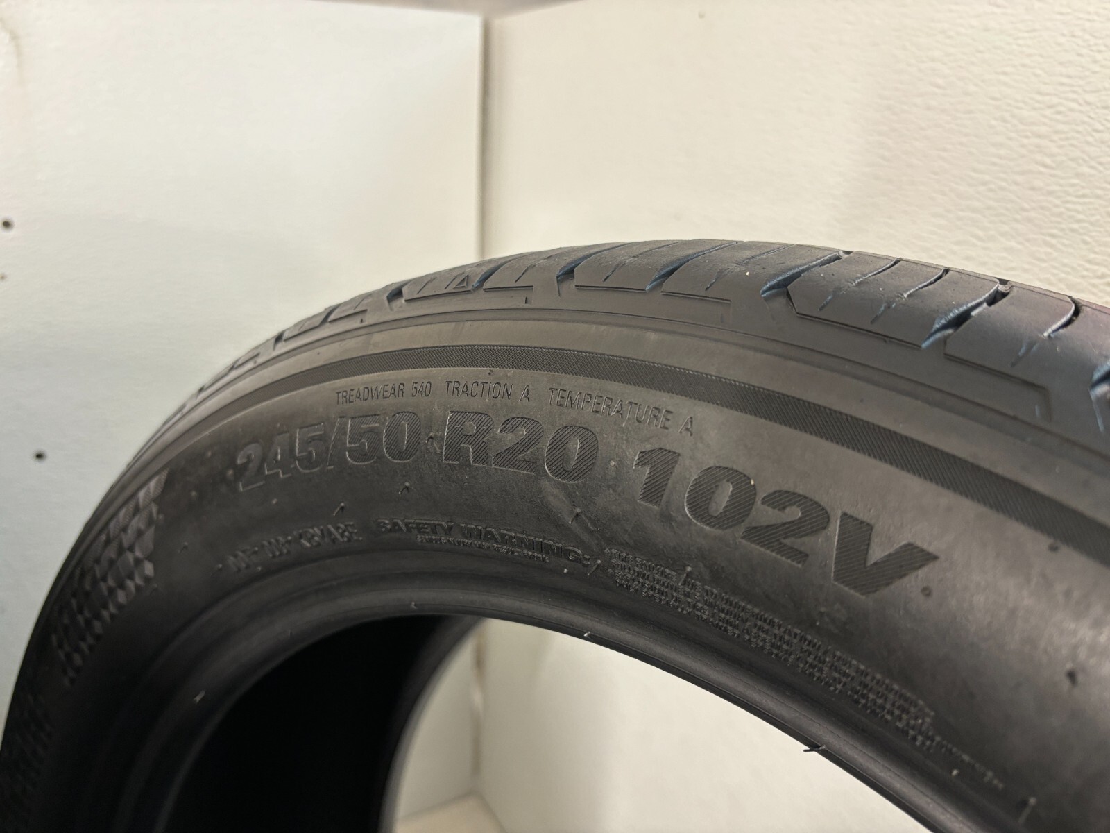 NO SHIPPING ONLY LOCAL PICK UP 4 Tires 245 50 20 Kumho Crugen HP71 102V