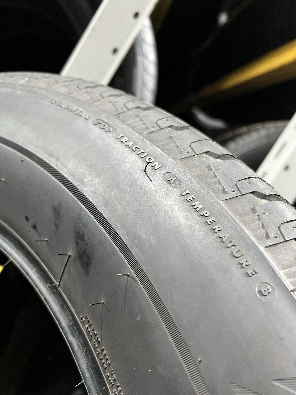1 Tire Bridgestone Alenza A/S 02 TPC 275/60R20 115S DOT.1325 8.75/32