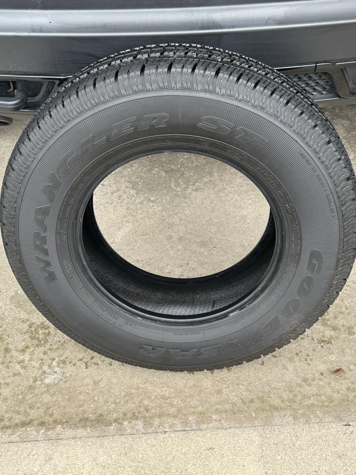 Goodyear Wrangler ST 225/75R16 Tire Jeep , SUV , Truck. Local Pickup Only.