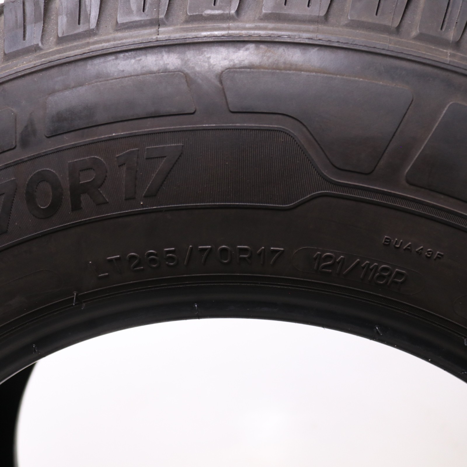 Set of 2 Used LT 265/70R17 Michelin Agilis CrossClimate – 121/118R – 10/32