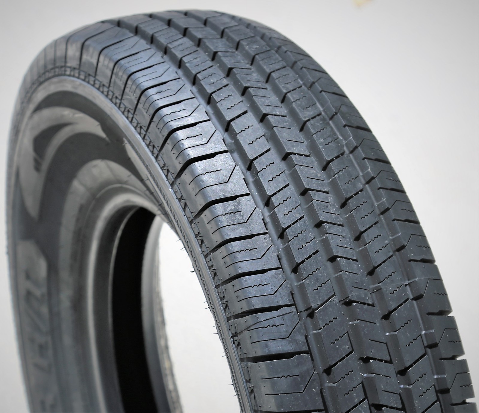 2 Tires Evoluxx Rotator H/T 195/75R16 Load D 8 Ply Van Commercial