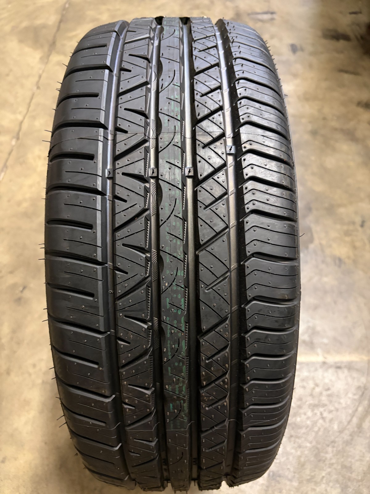 1 Tire Cooper Zeon RS3-G1 P205/45/17 84W All Season