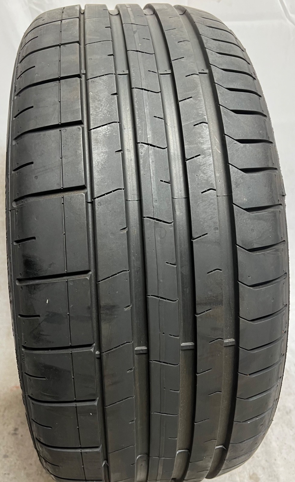 1 – TAKEOFF 235/35ZR20 (88Y) Pirelli P Zero PZ4 (N1) Porsche – 7101 NO REPAIRS