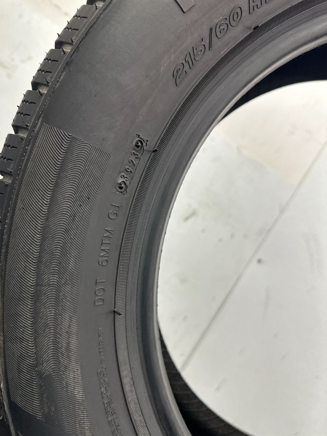 1 Used P215/60R17 Nika Conture AS 100 V – 9/32