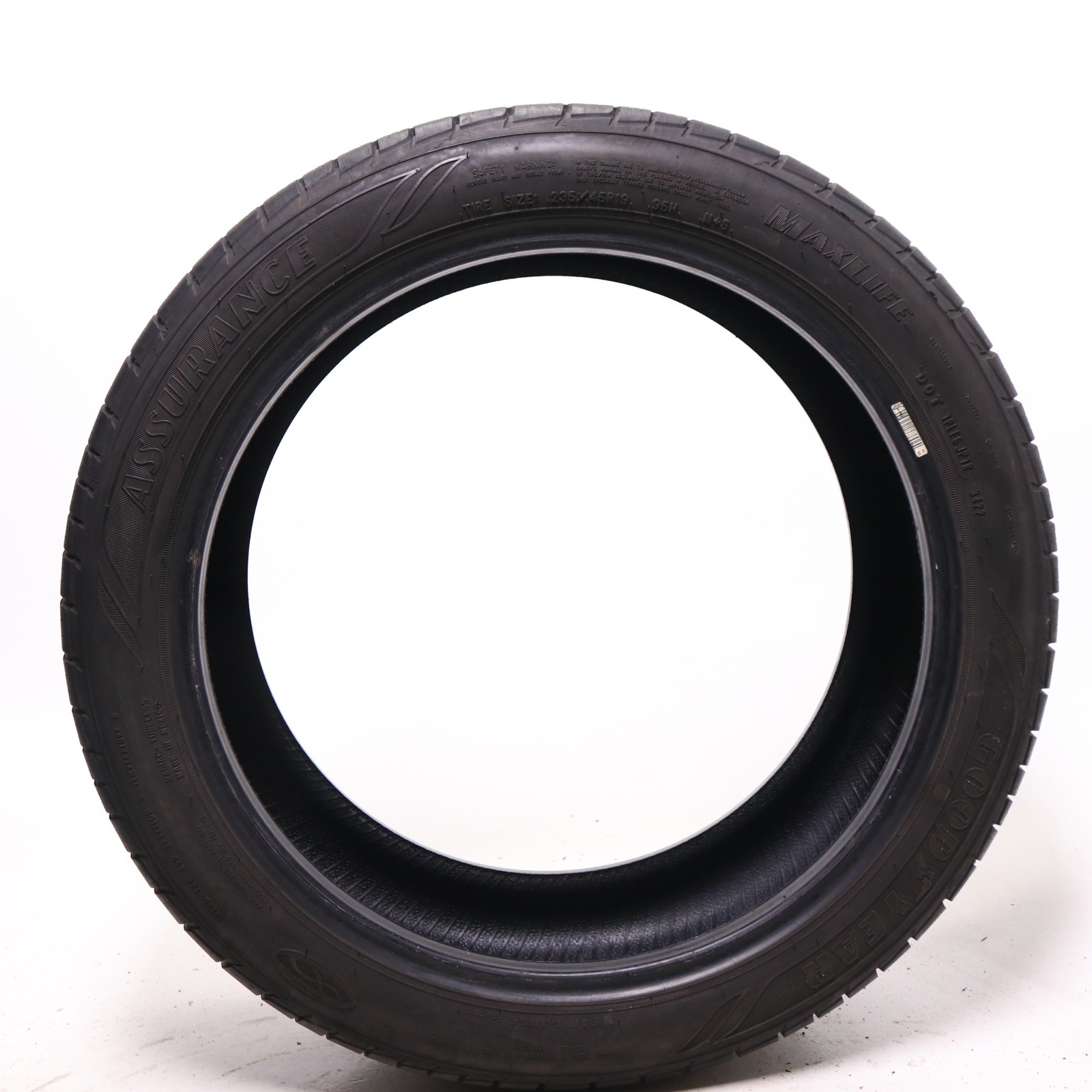 Set of 2 Used 235/45R19 Goodyear Assurance MaxLife – 95H 9.5-10.5/32 No Repairs