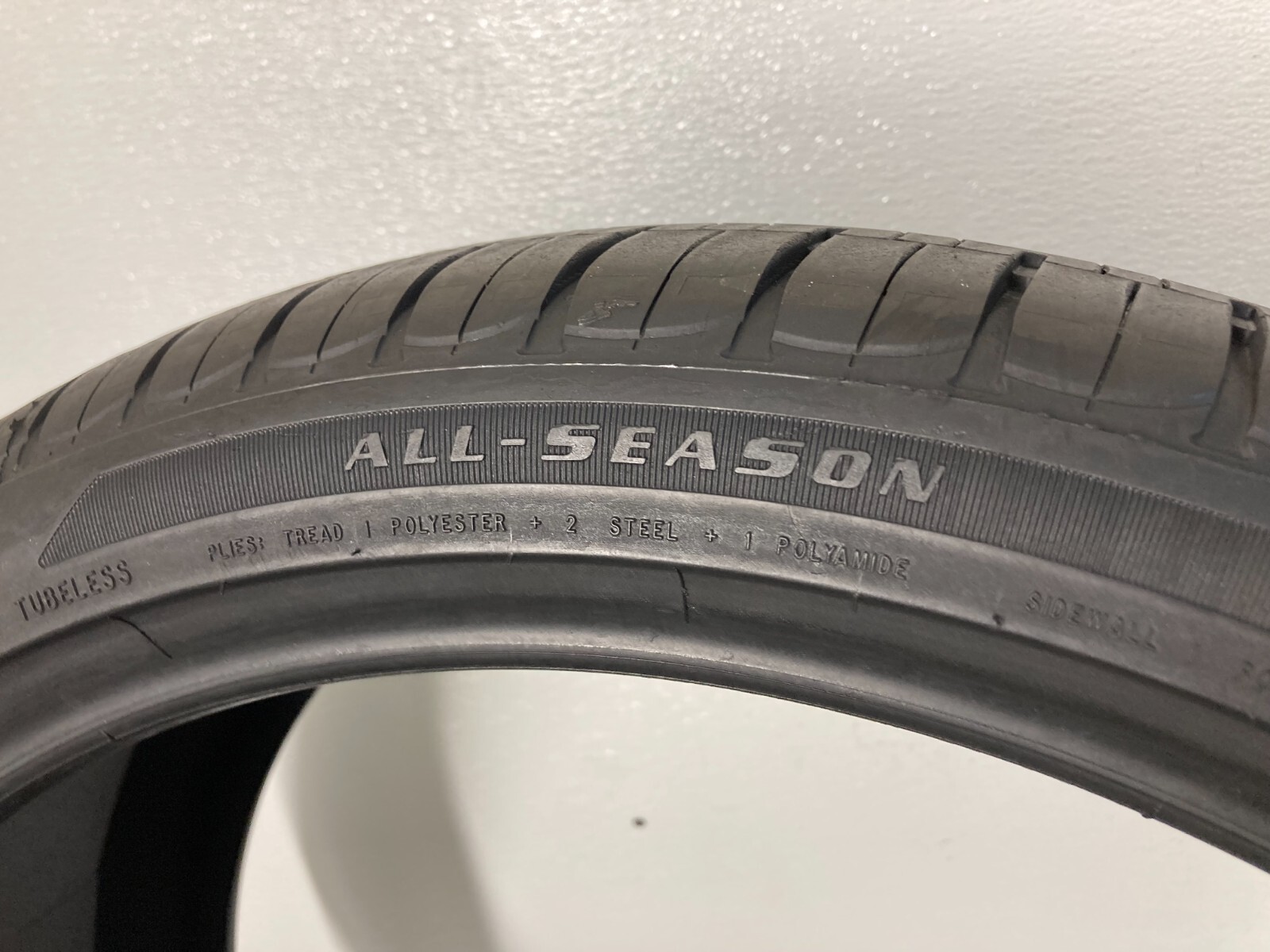 1 Tire 265 35 21 Goodyear Eagle Sport A/S Tesla (7.0-7.8/32 Tread) 101V