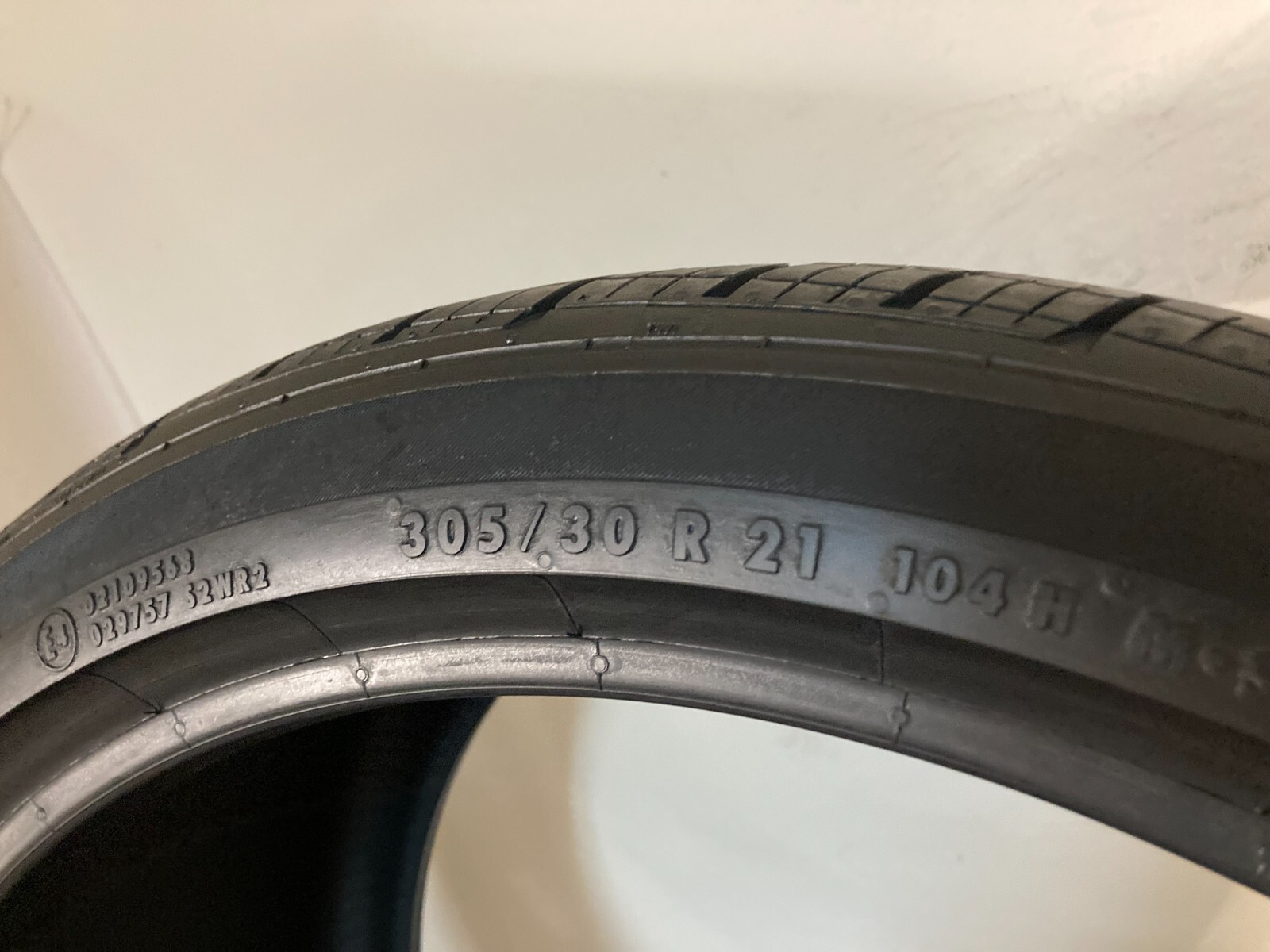 2 Tires 305 30 21 Continental ProContact RX NF0 (7.00-8.00/32= 77-88% Tread)