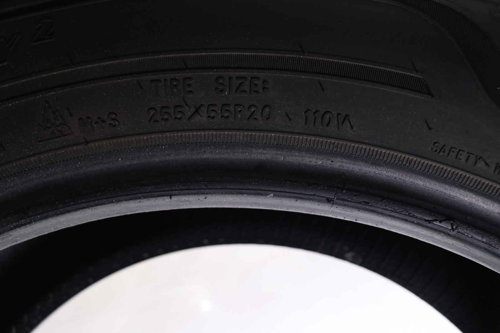 Set of 2 Used 255/55R20 Goodyear Assurance WeatherReady 2 – 110V – 7.5-8.5/32