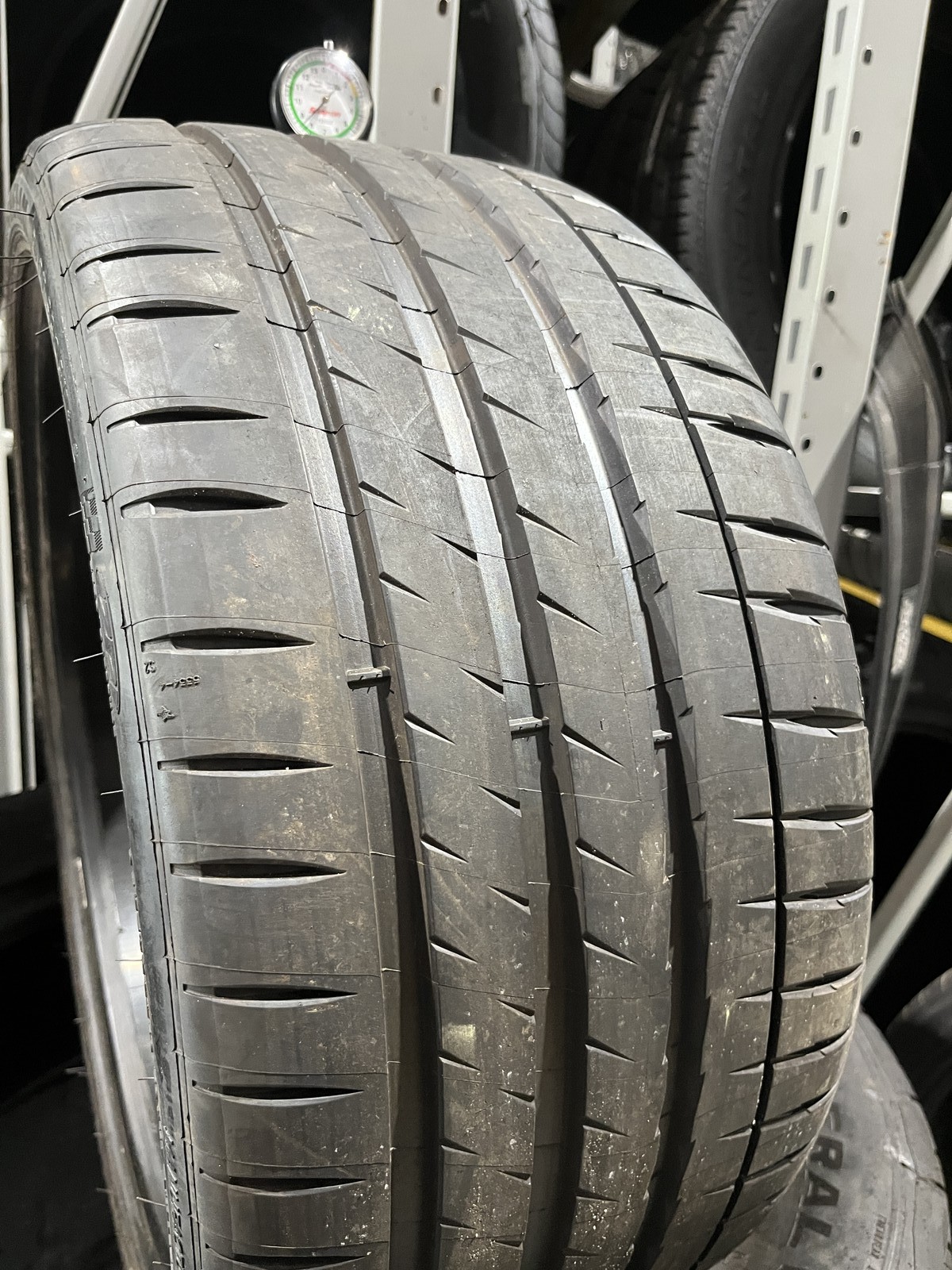 1 Tire Michelin Pilot Sport 4 S ZP TPC 245/35ZR19 93Y DOT.5125 8.5/32