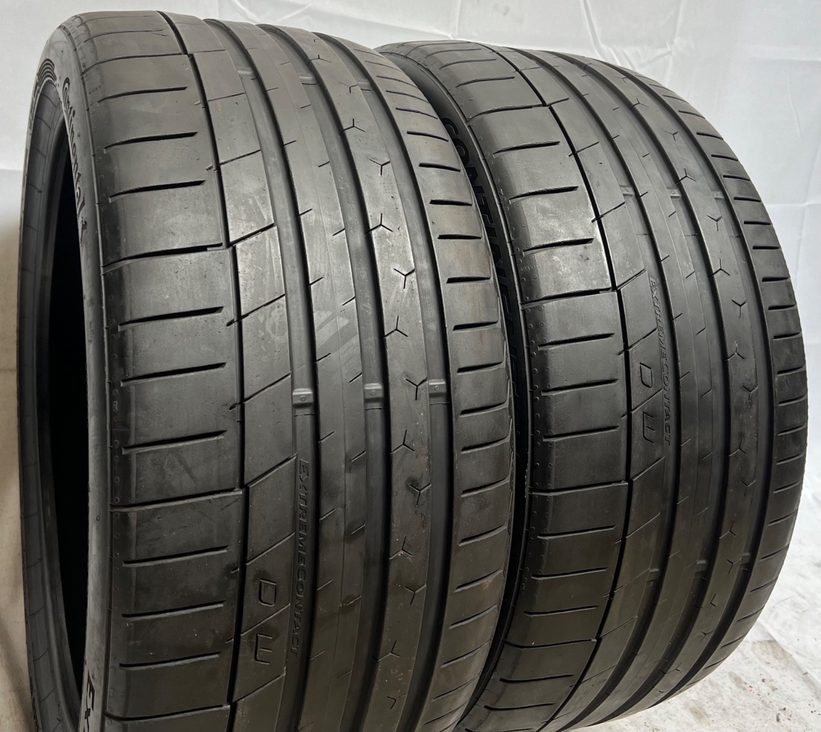 2 – TAKEOFF 265/35ZR20 XL (99Y) Continental ExtremeContact Sport – 7053