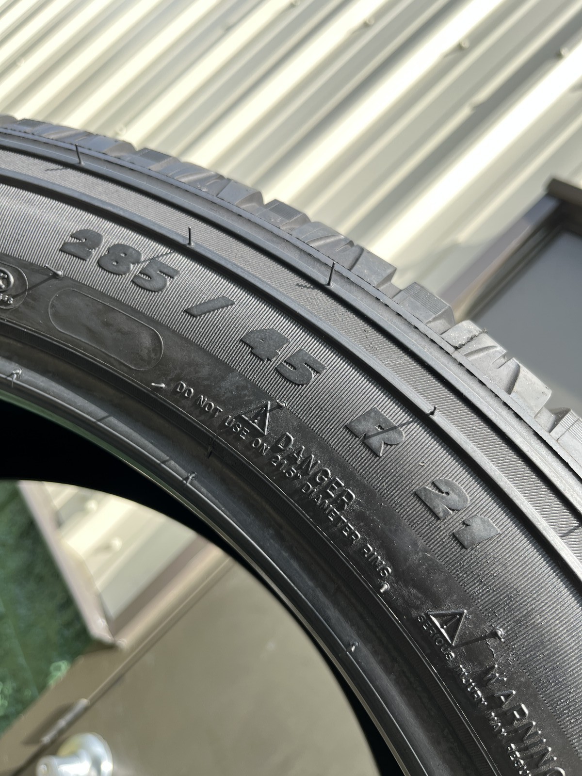 1 Tire Michelin Latitude Cross MO1 285/45R21 113W DOT.0124 8/32