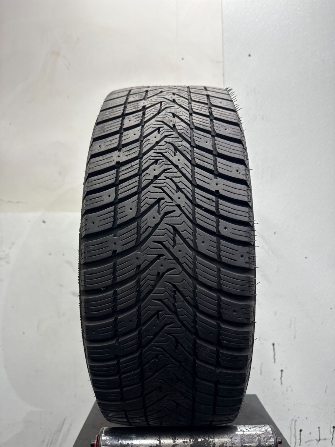 1 Used P245/45R19 Armstrong SKI-Trac S 102 T – 11/32