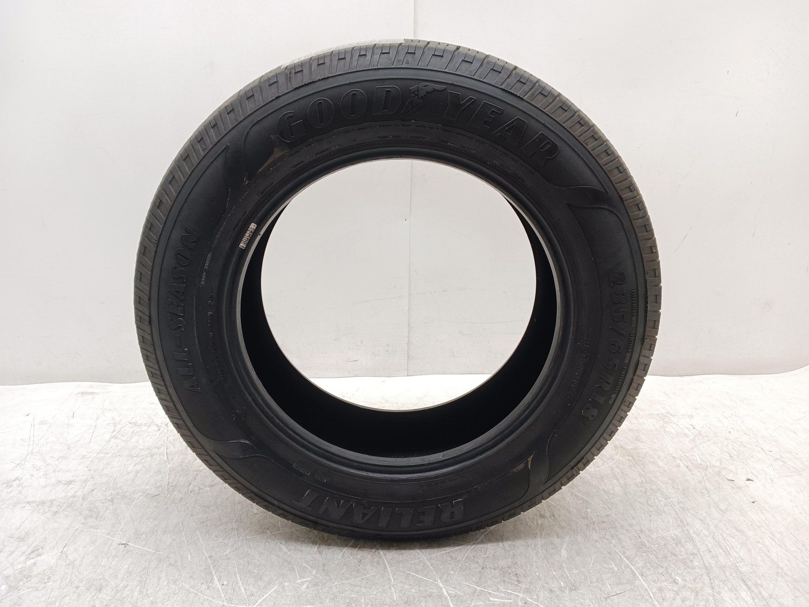 2015-2025 Infiniti QX60 Tire GoodYear Reliant All-Season 235/65 R18 OEM