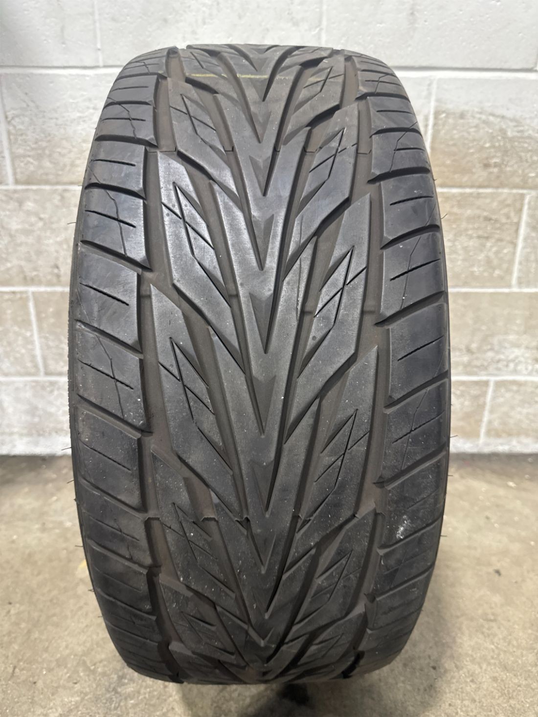 1x P295/45R20 Toyo Proxes ST III 9/32 114 V Used Tire 2954520