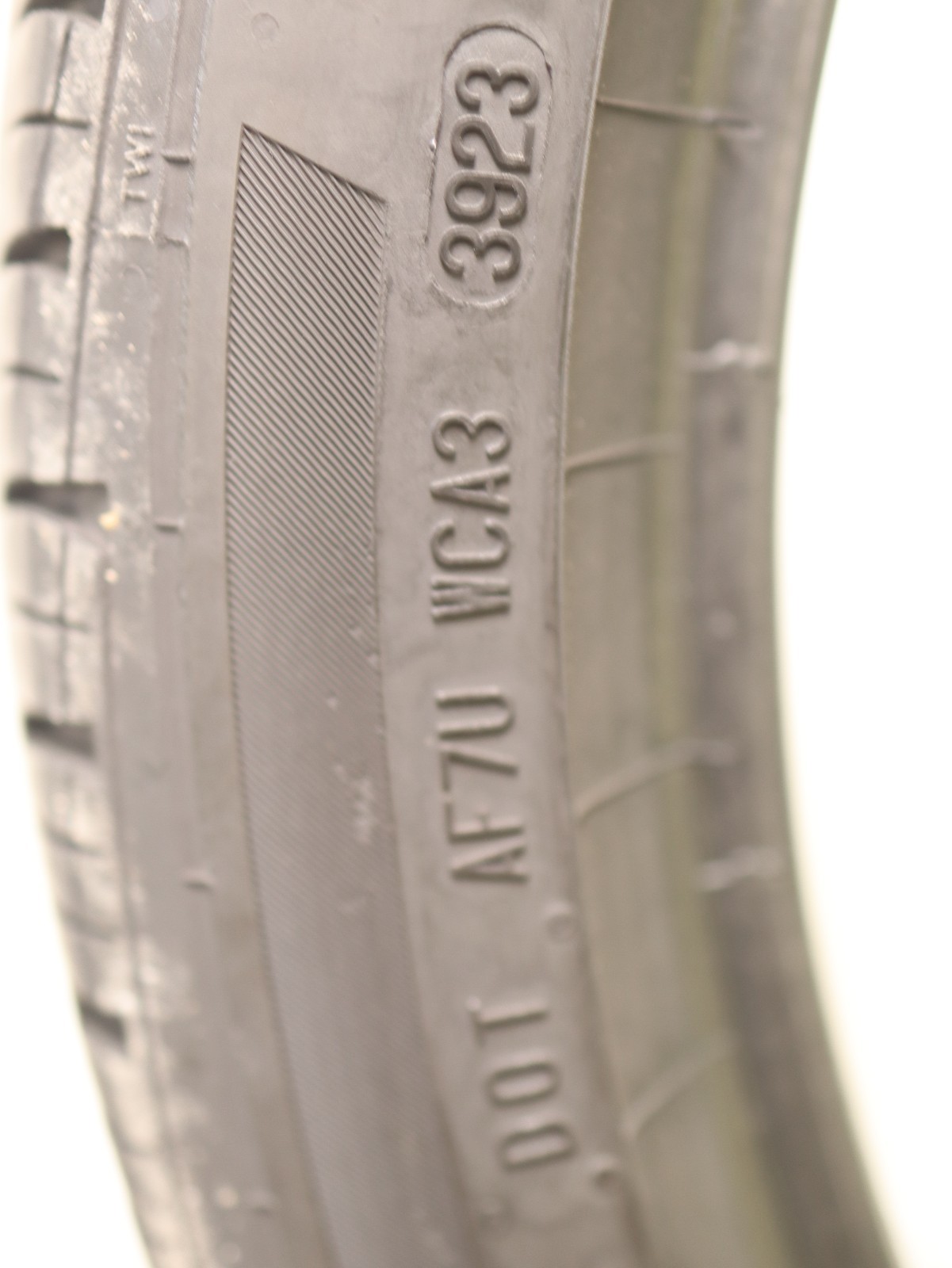245/35R20 Continental Pro Contact TX 95H 8/32 DOT 3923 1J43