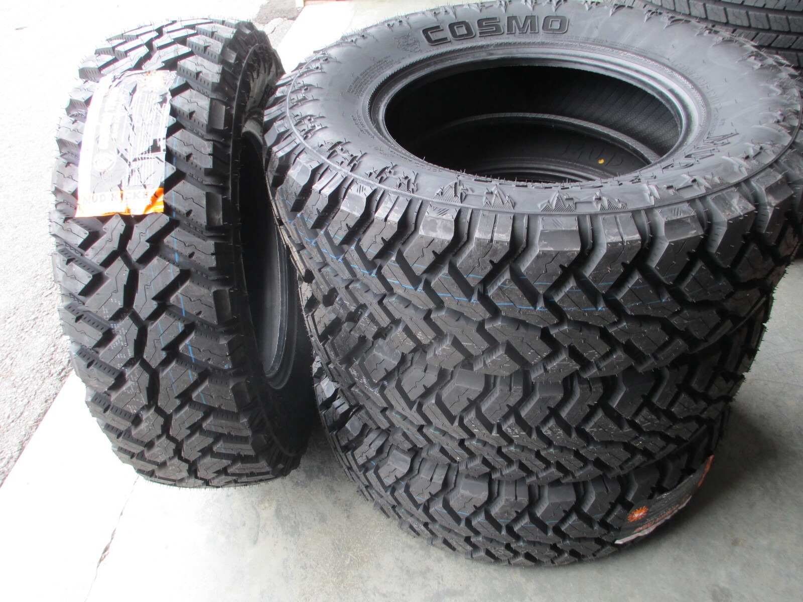 4 New 37×13.50r20 inch Cosmo Mud Kicker M/T Tires 37135020 13.50 20 R20 MT 12Ply