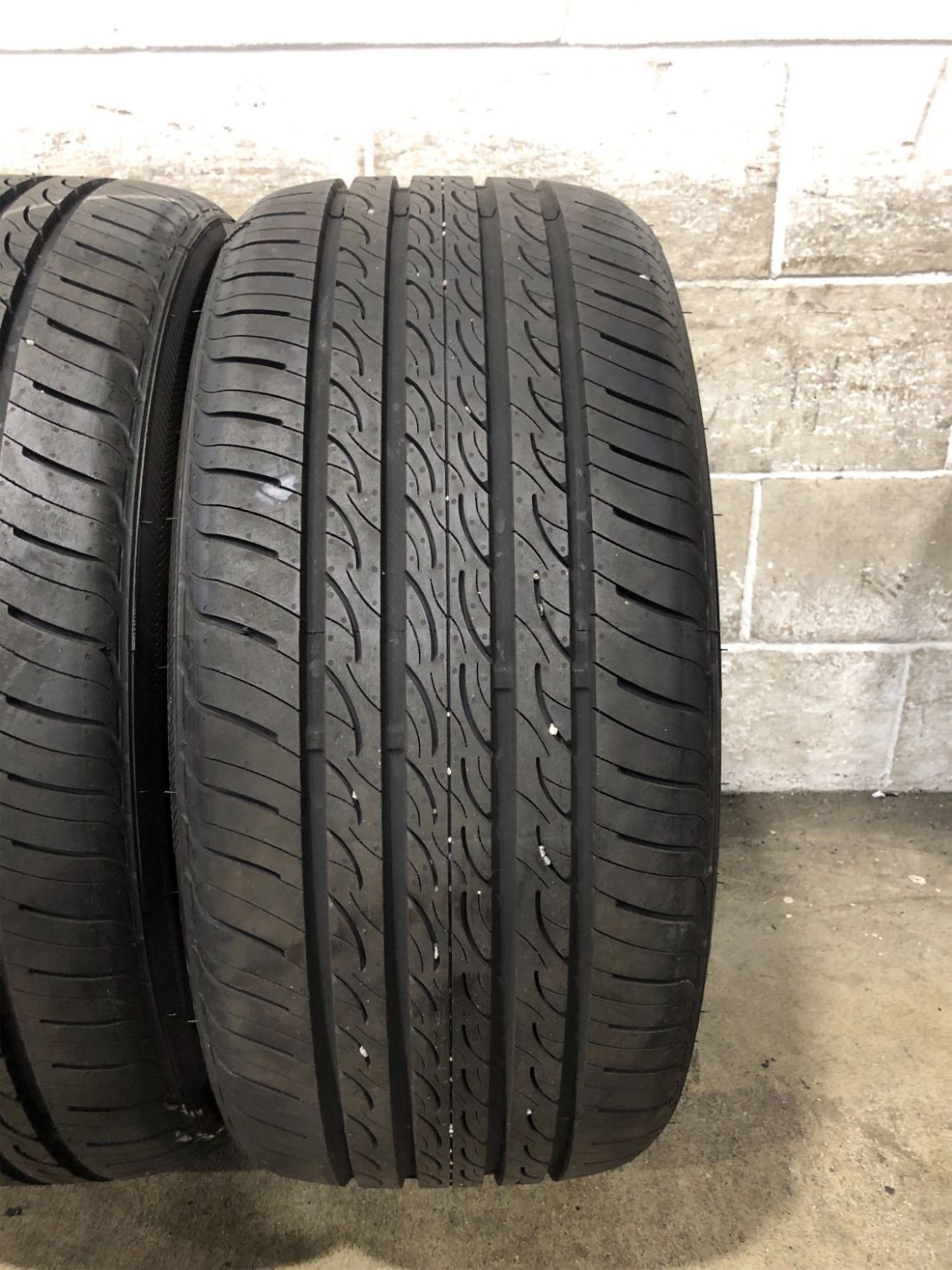 2x P255/40R20 Vantage Sport UHP XL 9/32 101 Y Used Tires 2554020