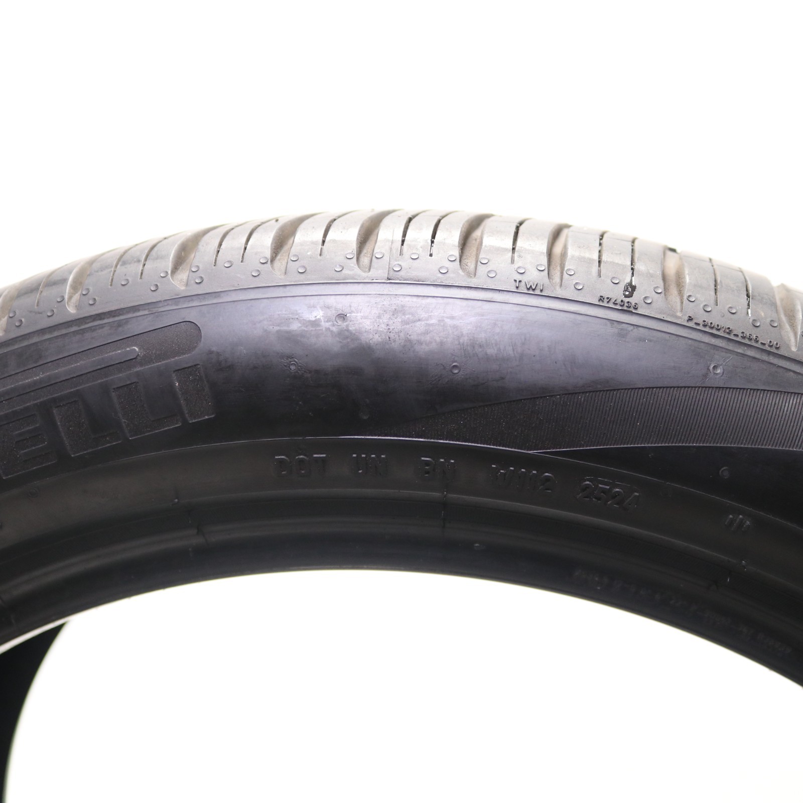 Set of 2 Used 315/40R21 Pirelli Scorpion Zero All Season MO – 111H – 6.5-7/32