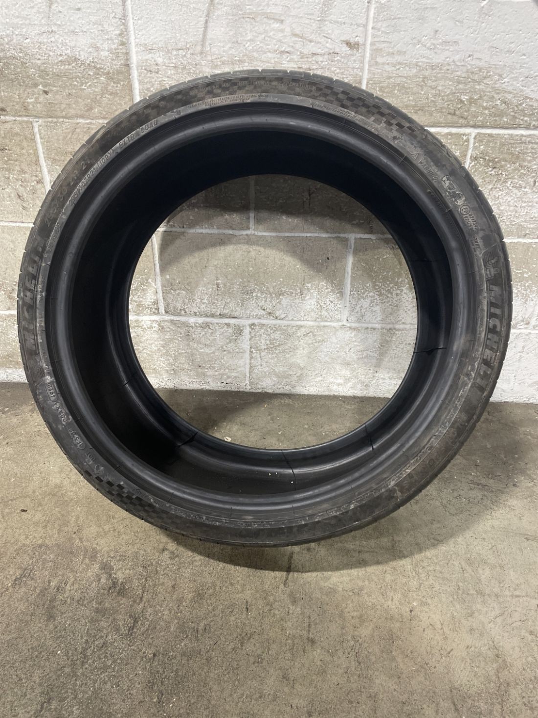 1x P295/30R21 Michelin Pilot Sport 4S 8/32 102 Y Used Tire 2953021