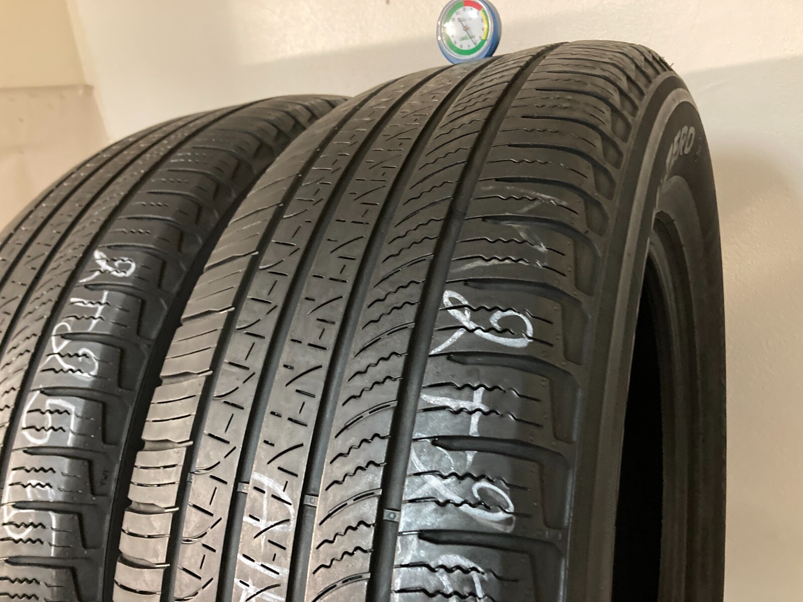 2 Tires 255 65 19 Pirelli Scorpion Zero LR A/S (5.50-6.00/32=61-66% Tread)