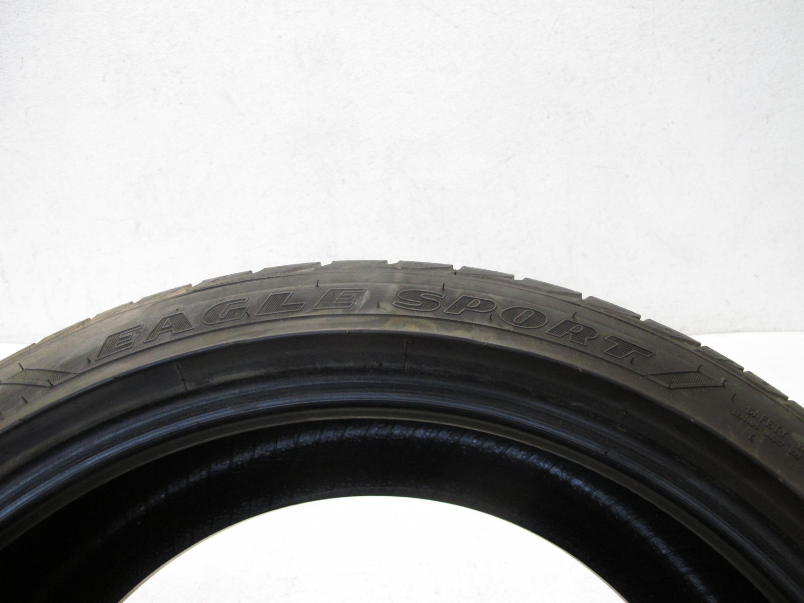 FIXED 7/32 USED GOODYEAR EAGLE SPORT 1 TIRE ALL SEASON 255/35/R19 96W DOT 0121 1