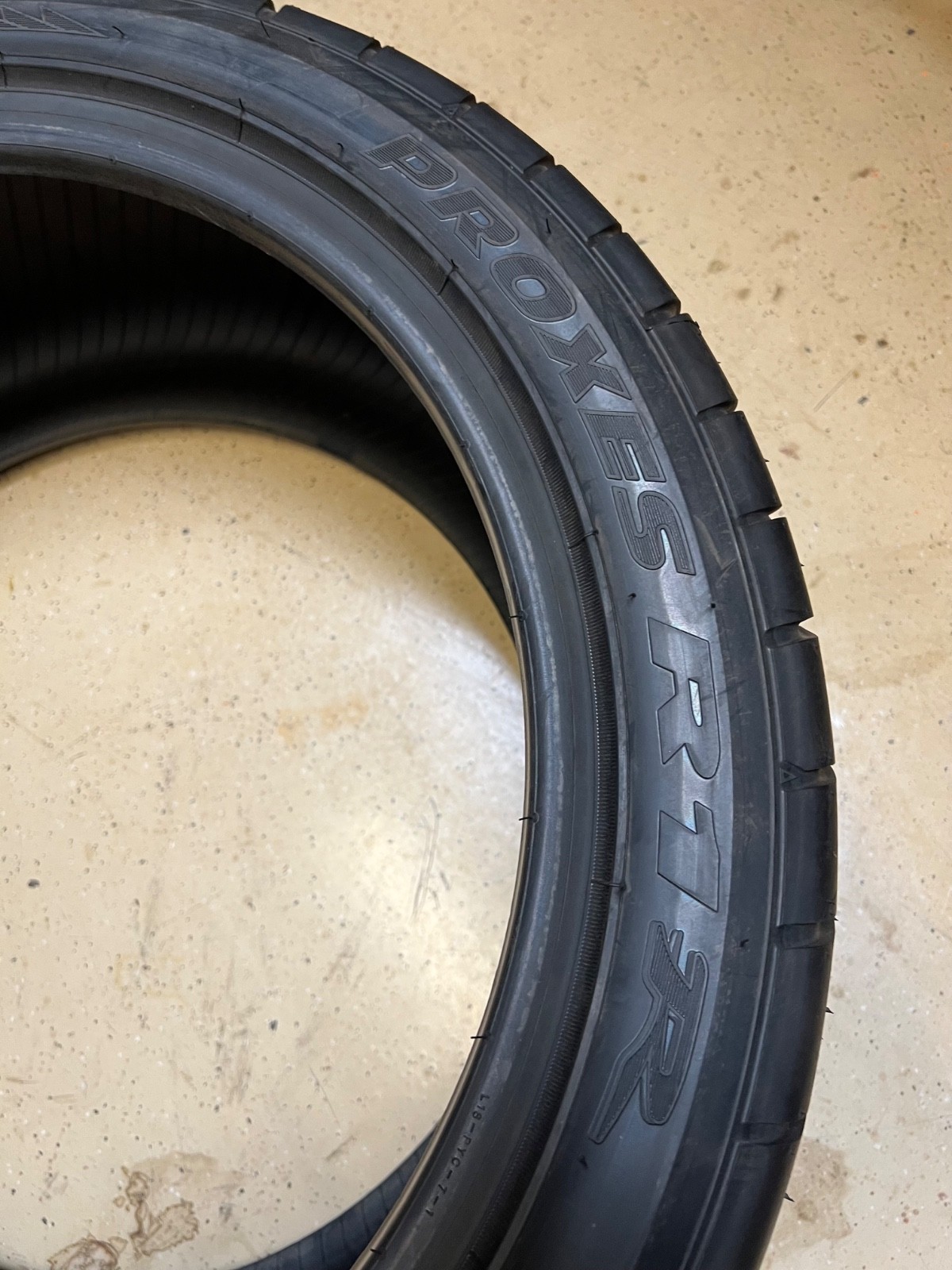 2 – NEW 245/40ZR18 (93W) Toyo Proxes R1R – 7001