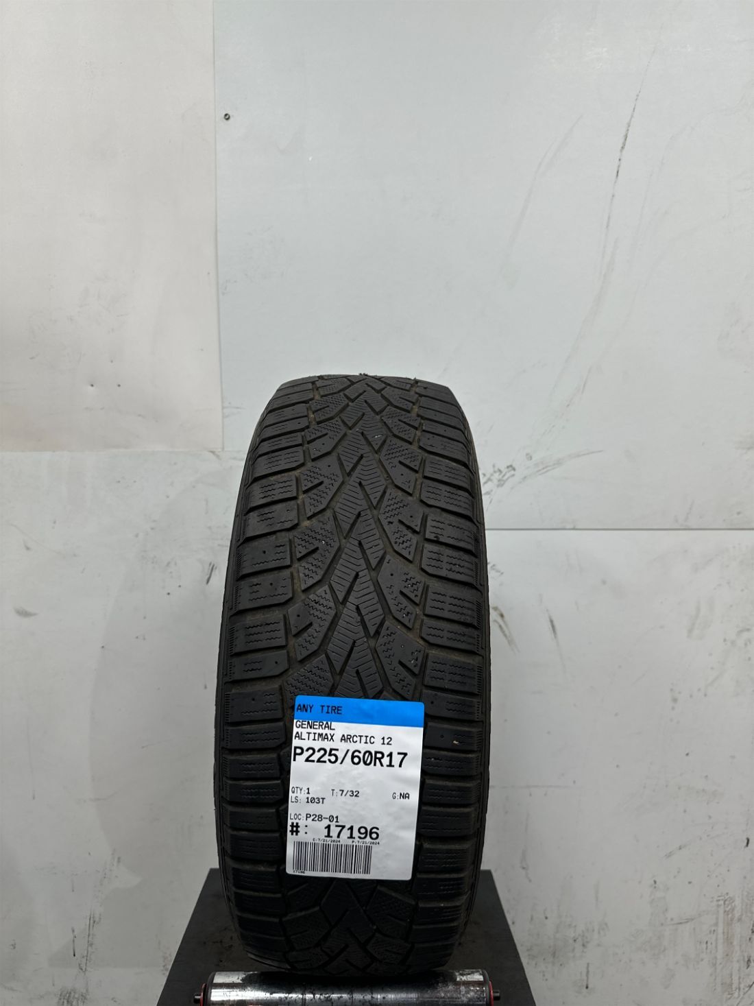 1 Used General Altimax Arctic 12 P225/60R17 2256017 225/60/17 103 T – 7/32