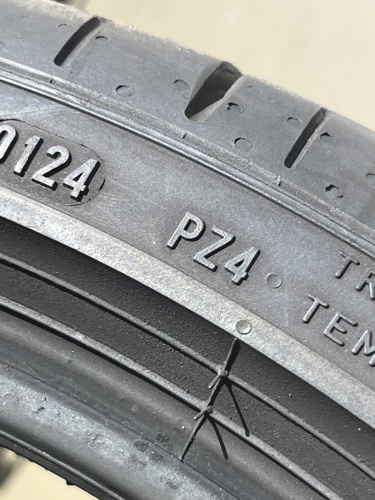 1 Pirelli P Zero PZ4 Run Flat ★ BMW 205/40R18 86W DOT.0124 5.75/32 NO Patch