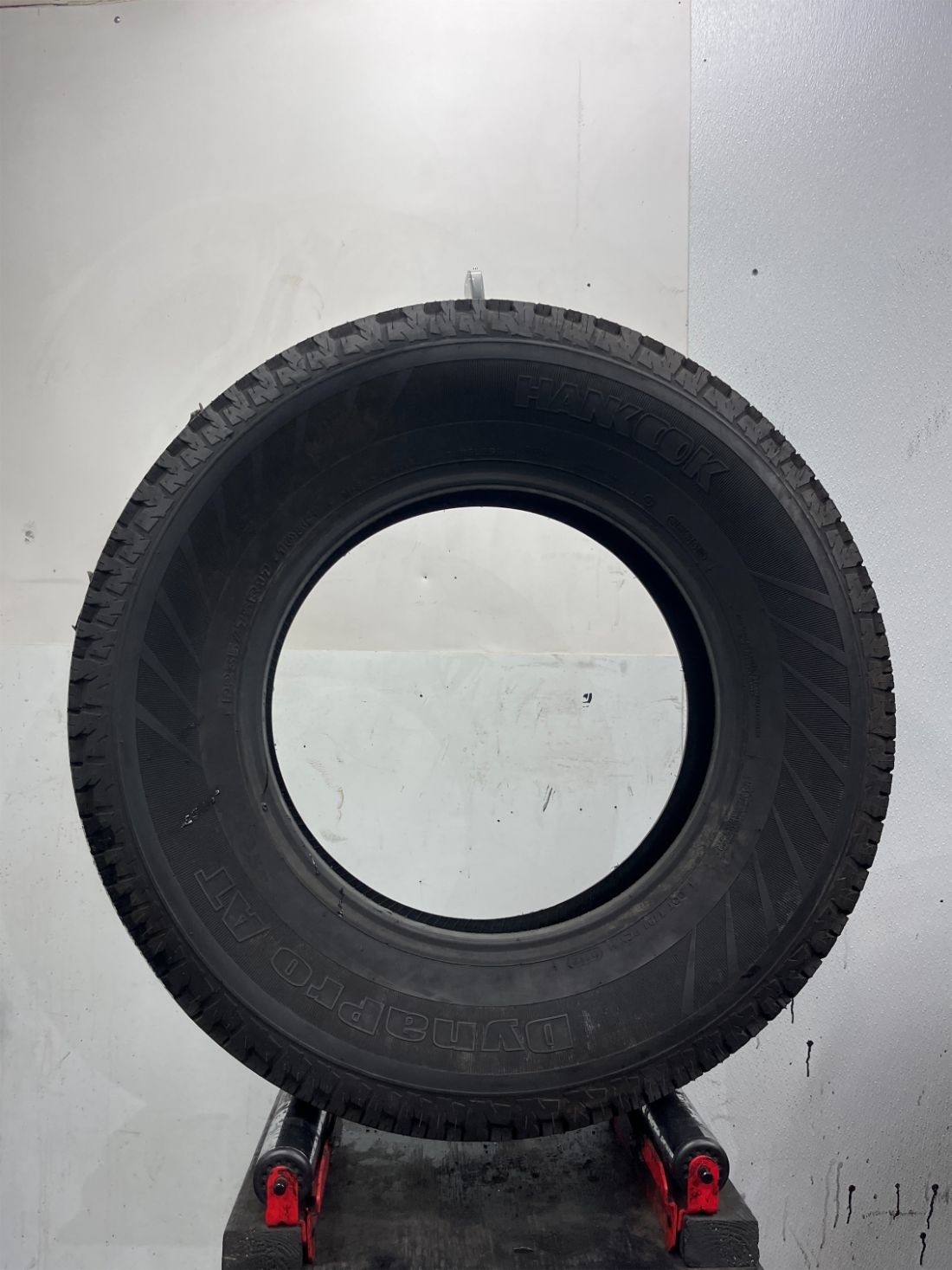 1 Used P235/75R17 Hankook DynaPro AT 108 S – 13/32