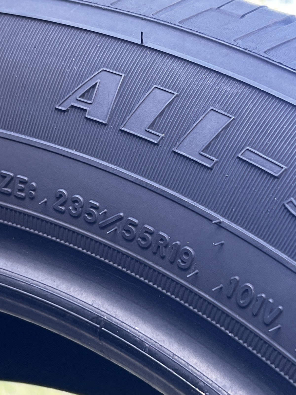 1 Tire Goodyear Reliant All-season 235/55R19 101V DOT.2724 7.75/32 NO Patch