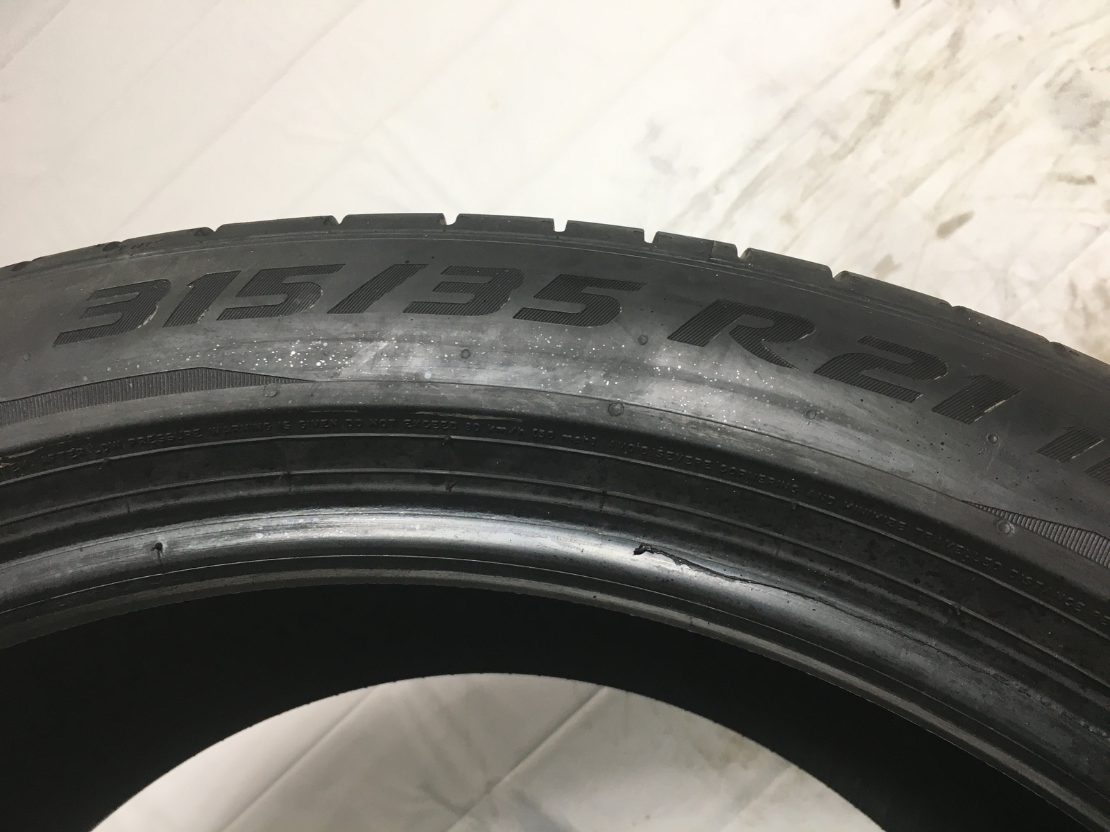 [1] Pirelli P Zero PZ4 Run Flat P315/35R21 315 35 21 Tire 7.25-7.75/32