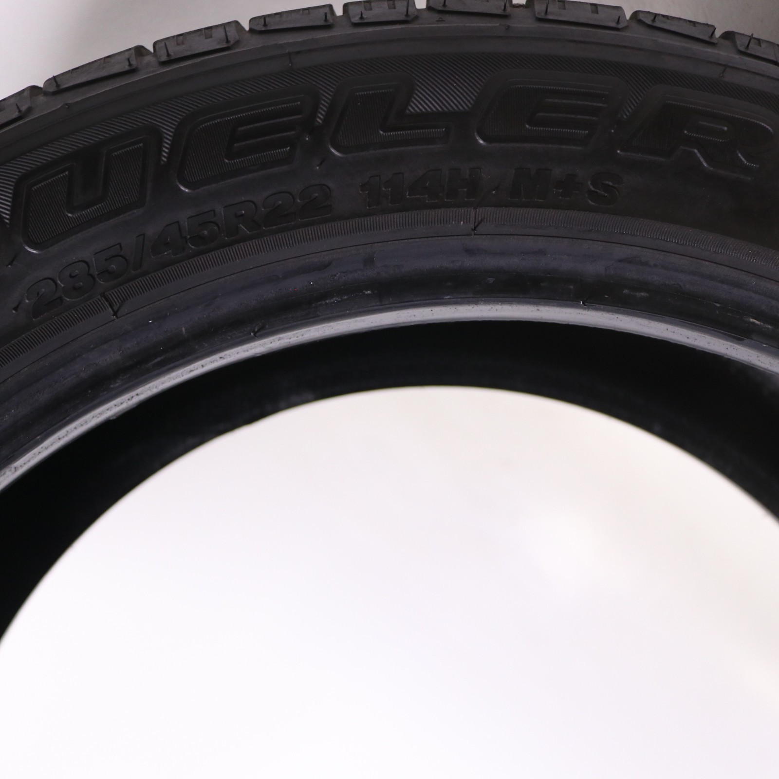 Set of 2 Used 285/45R22 Bridgestone Dueler LX – 114H – 8.5/32
