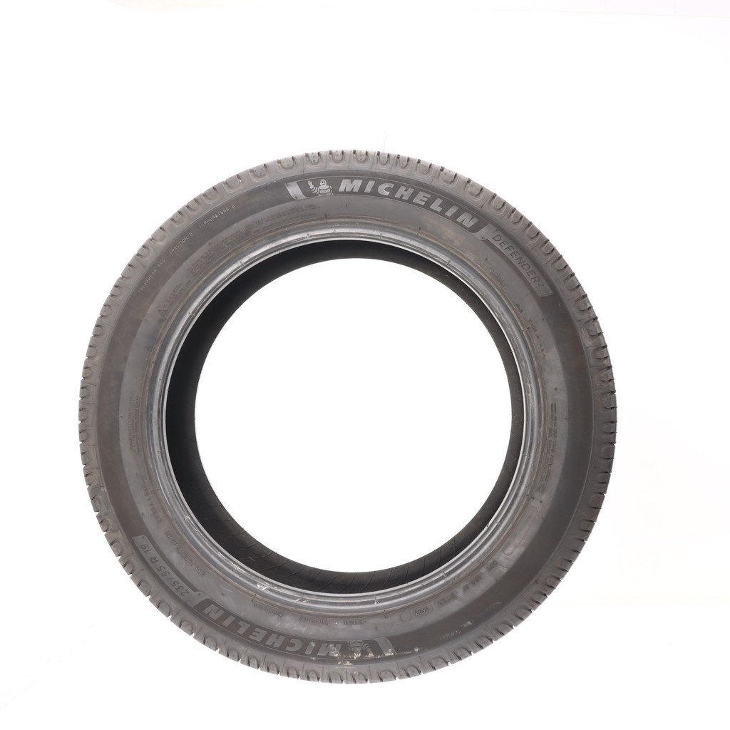 Set of (4) Used 235/55R19 Michelin Defender 2 105H – 9-10/32