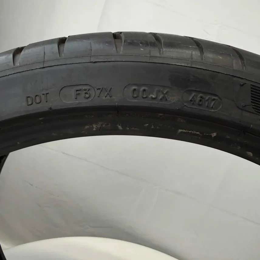 Used 235/35ZR20 Michelin Pilot Sport 4 S NO 92Y 8/32 (DOT 17)