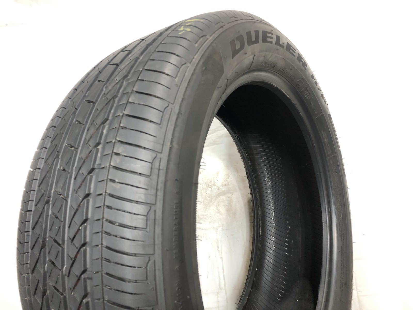 [1] Bridgestone Dueler H/P Sport AS RFT Run Flat 245 50 19 Tire 6.75/32