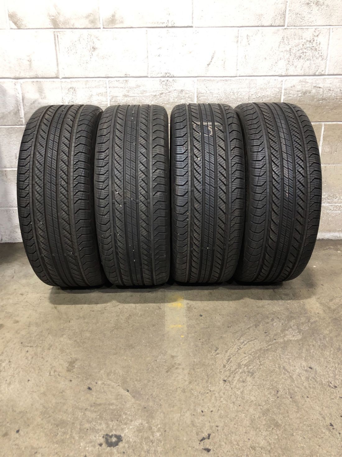 4x P235/50R19 Continental ProContact GX SSR MOE 8/32 99 H Used Tires 2355019