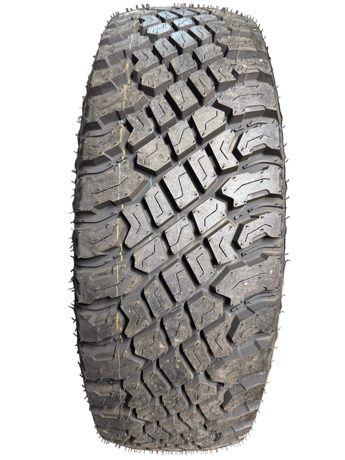 NOS ATTURO TRAIL BLADE X/T BSW LT 255 75 17 111/108S 6PLY TIRE 13002
