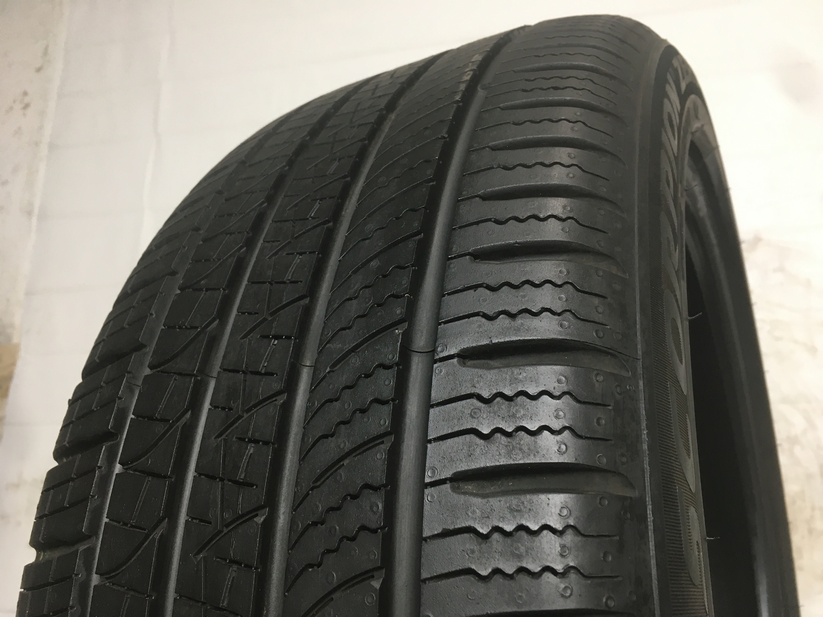 [1] Pirelli Scorpion Zero All Season P245/45R20 245 45 20 Tire – Driven Once