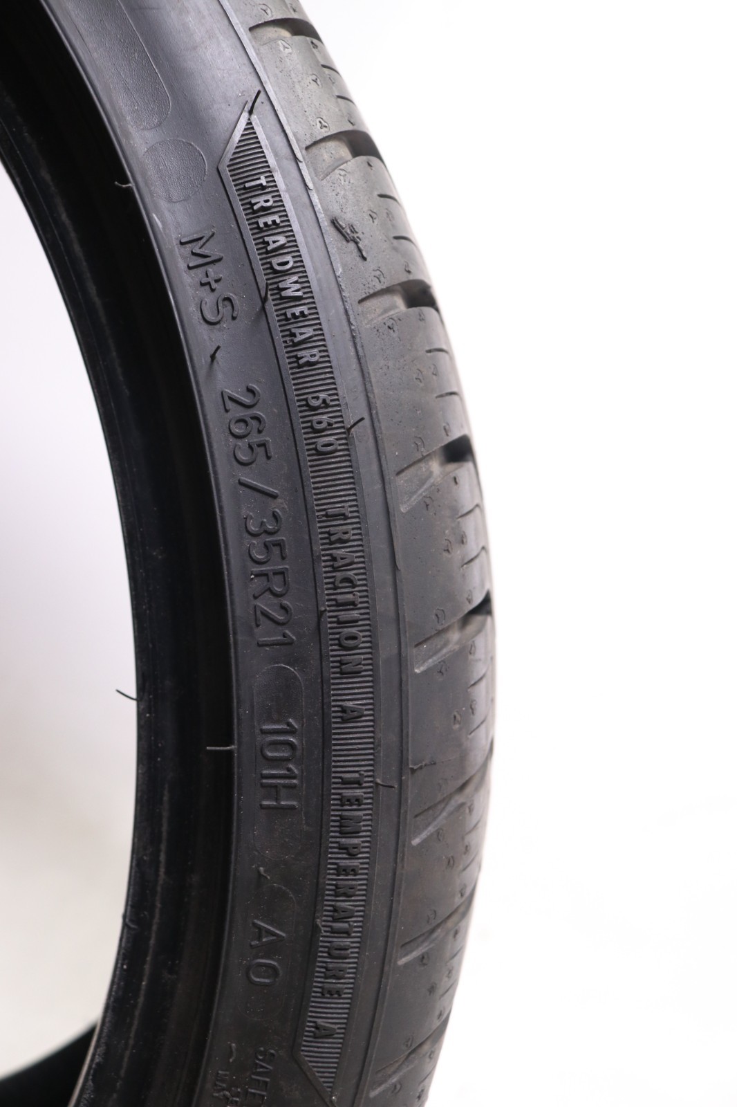 Set of 2 Used 265/35R21 Goodyear Eagle Sport AO SoundComfort – 101H – 8.5-9.5/32