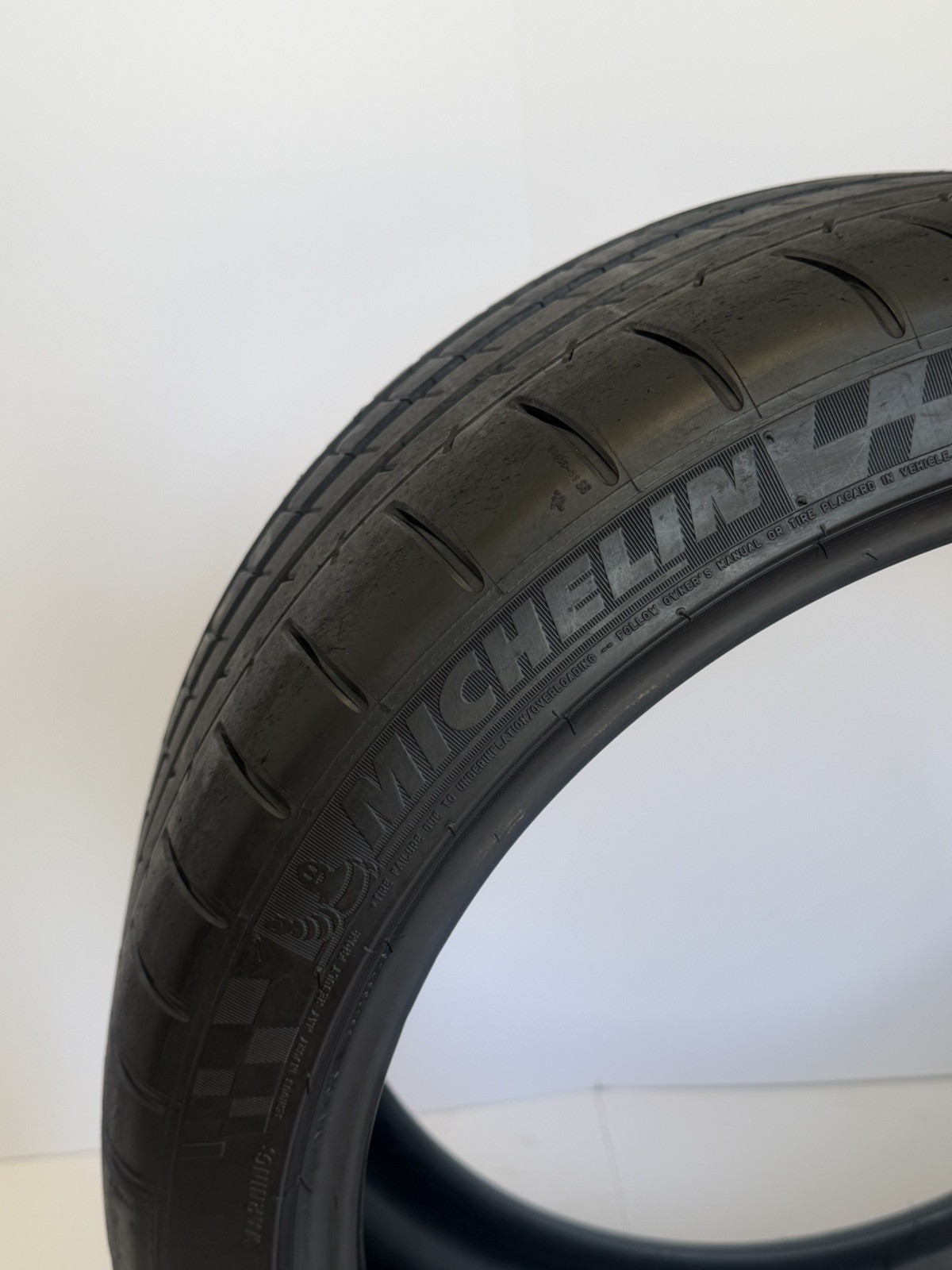 255/35ZR19 96Y Michelin Pilot Super Sport 9.5/32 DOT 0124 2553519