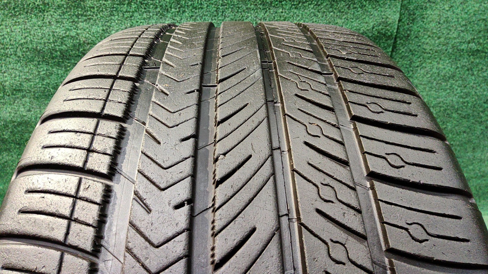 Michelin Pilot Sport All Season 4 Tire 21′ 255/40
