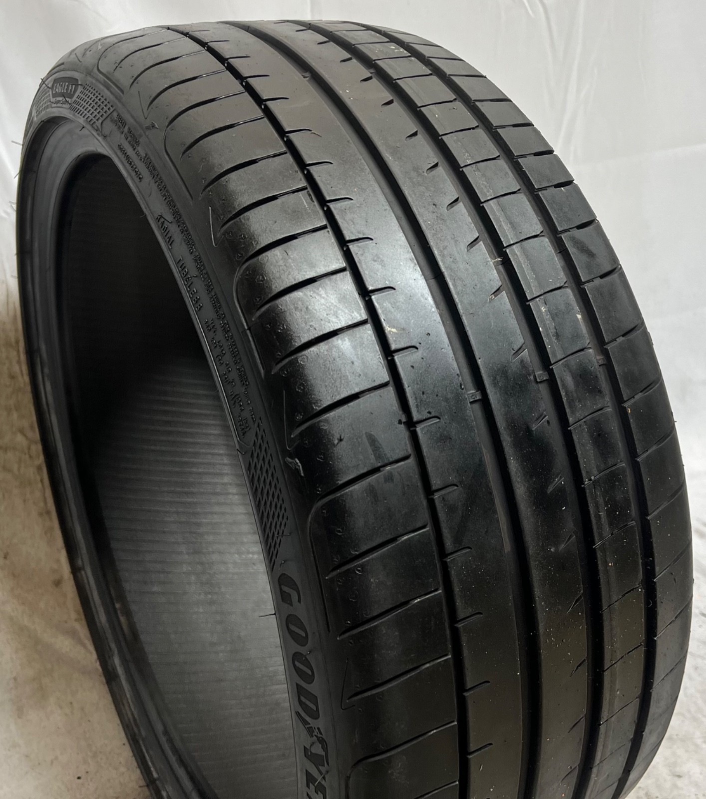 1 – TAKEOFF 235/35R19 XL (91Y) Goodyear Eagle F1 Super Sport (AO) Audi – 1180