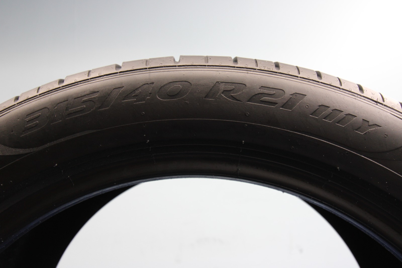 1 Used Pirelli Pzero MO-S PNCS PZ4 315/40R21 315/40/21 3154021 111Y